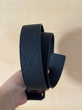 Carica l'immagine nel visualizzatore di Gallery, Gucci Cintura GG Rubber Nera
