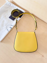 Carica l&#39;immagine nel visualizzatore di Gallery, Prada Borsa Mini Cleo Gialla
