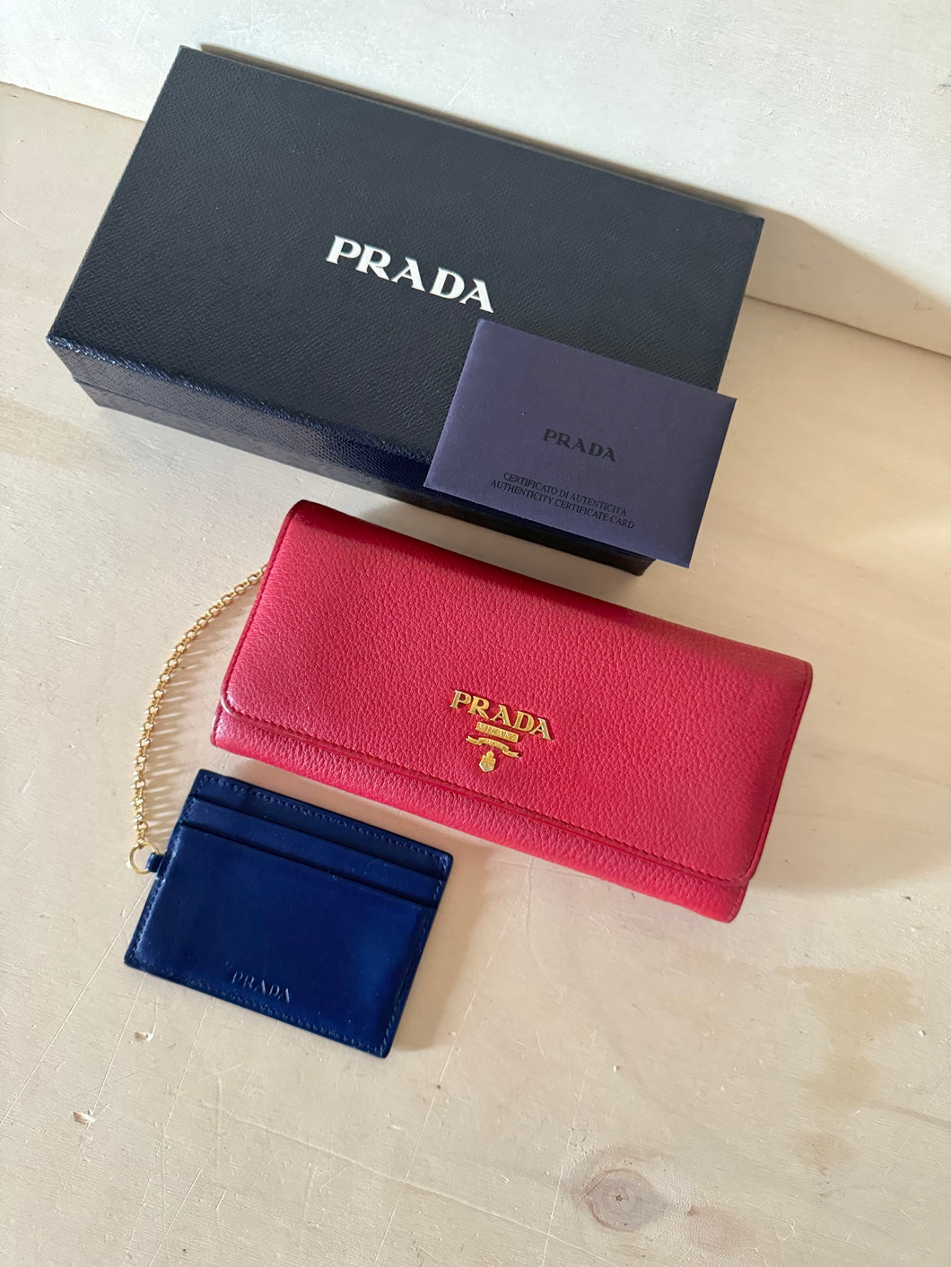 Prada portafoglio grande con portacarte rimovibile