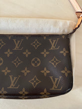 Carica l&#39;immagine nel visualizzatore di Gallery, Louis Vuitton Borsa Pochette Accessoires NM
