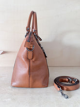 Carica l&#39;immagine nel visualizzatore di Gallery, Gucci Borsa Dome Media Color Cammello
