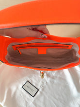 Carica l&#39;immagine nel visualizzatore di Gallery, Gucci Jackie 1961 Arancione Fluo

