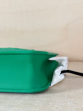 Carica l'immagine nel visualizzatore di Gallery, Gucci Tote Bag In Gomma Verde
