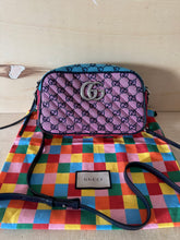 Carica l'immagine nel visualizzatore di Gallery, Gucci Marmont Camera Bag Sall Limited Edition Off The Grid
