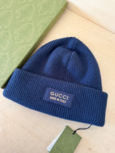 Carica l'immagine nel visualizzatore di Gallery, Gucci Cappello Targhetta Logo Blu
