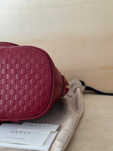 Carica l'immagine nel visualizzatore di Gallery, Gucci Borsa Dome Mini Microguccissima GG Rossa

