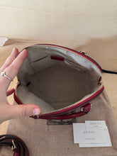 Carica l'immagine nel visualizzatore di Gallery, Gucci Borsa Dome Mini Microguccissima GG Rossa
