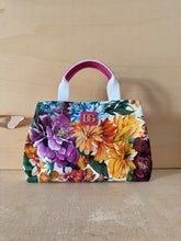 Carica l'immagine nel visualizzatore di Gallery, Dolce &amp; Gabbana Mini Tote Floreale
