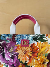 Carica l'immagine nel visualizzatore di Gallery, Dolce &amp; Gabbana Mini Tote Floreale
