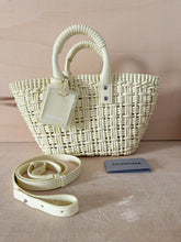 Carica l'immagine nel visualizzatore di Gallery, Balenciaga Borsa Basket Bistro XS Pale Yellow
