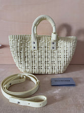 Carica l'immagine nel visualizzatore di Gallery, Balenciaga Borsa Basket Bistro XS Pale Yellow
