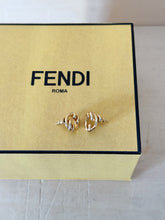 Carica l'immagine nel visualizzatore di Gallery, Fendi Orecchini FF Nodo
