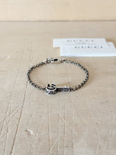 Carica l'immagine nel visualizzatore di Gallery, Gucci Bracciale GG Chiave Marmont
