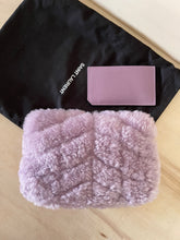 Carica l&#39;immagine nel visualizzatore di Gallery, Saint Laurent Puffer Pouch
