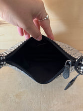 Carica l'immagine nel visualizzatore di Gallery, Prada Re-Edition 2000 Crystal Nera
