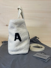 Carica l&#39;immagine nel visualizzatore di Gallery, Balenciaga Tote Bag Shearling
