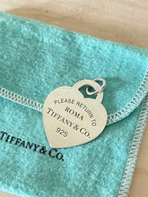 Carica l&#39;immagine nel visualizzatore di Gallery, Tiffany charm Roma Limited
